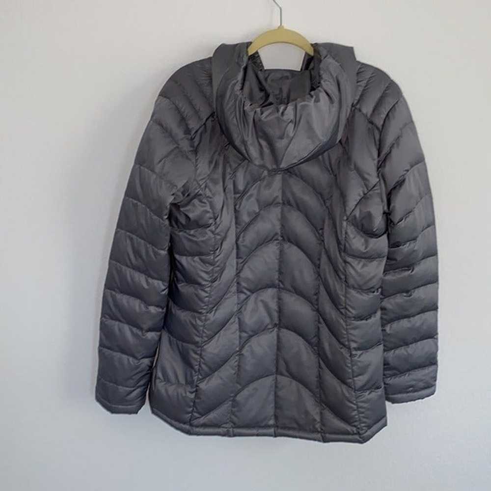 Large Women's Patagonia  Grey Puffer Jacket Coat - image 9