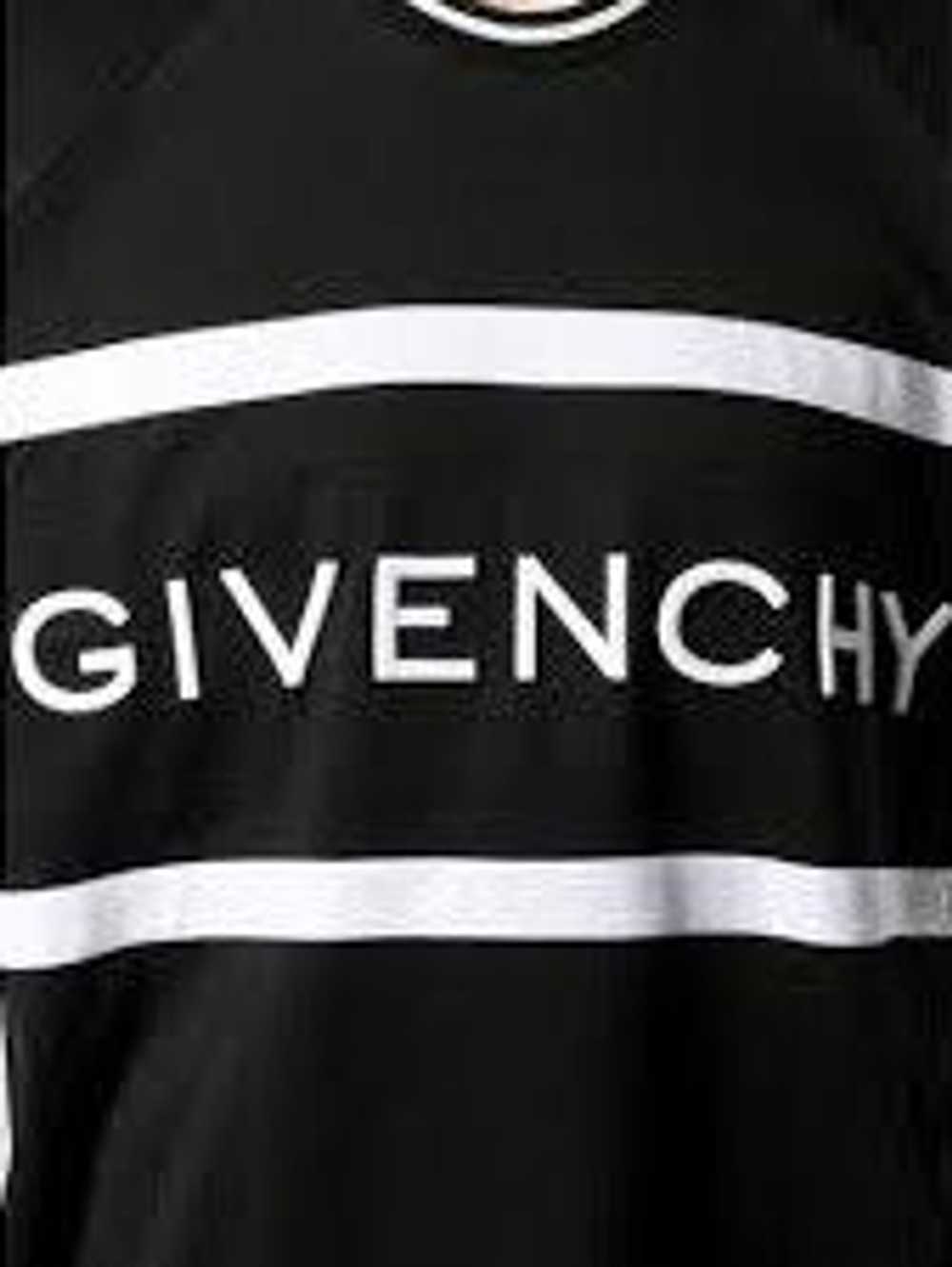 Givenchy o1srvl11e0524 Logo T-Shirts in Black & W… - image 2