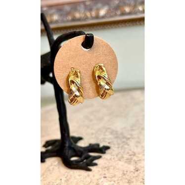 Womens Gold Vintage Round Braided Clip-On Earrings - image 1