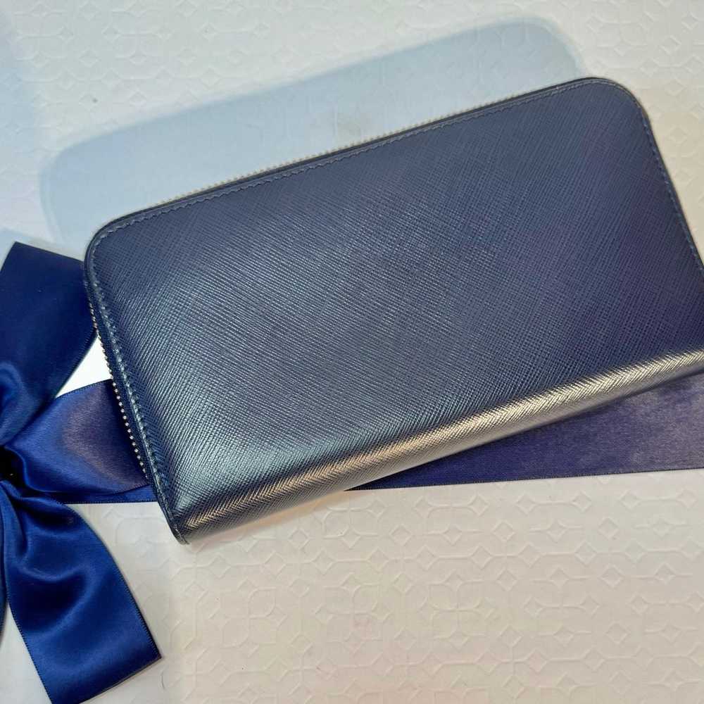 Salvatore Ferragamo wallet Gancio zip wallet in B… - image 3