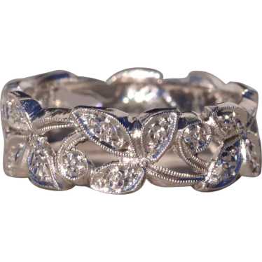 Antique Foliage Eternity Filigree Band in Platinum