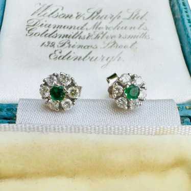 Stunning 18ct Gold Emerald & Diamond cluster earr… - image 1