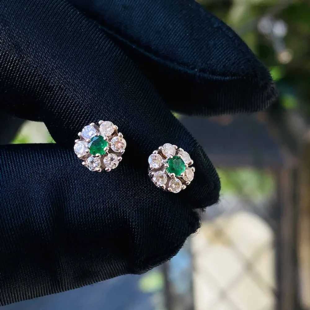 Stunning 18ct Gold Emerald & Diamond cluster earr… - image 2