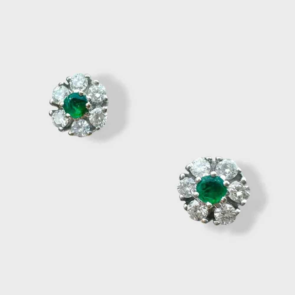 Stunning 18ct Gold Emerald & Diamond cluster earr… - image 4