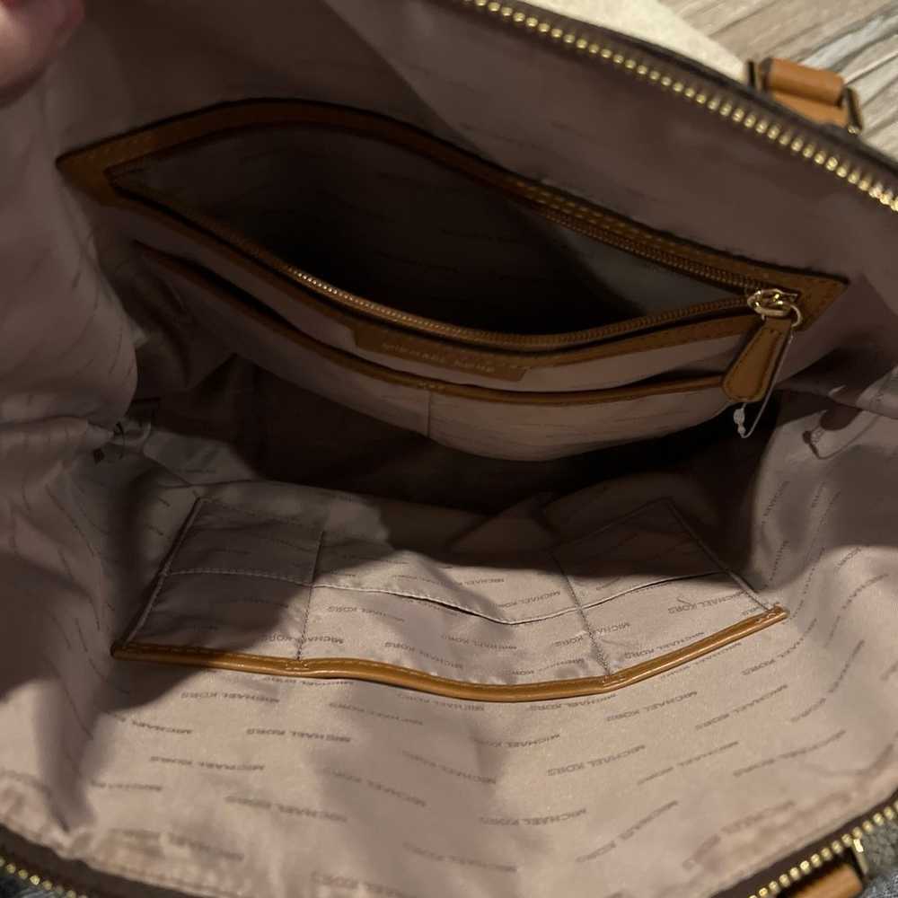 Michael Kors bag with kangaroo pouch. - image 10