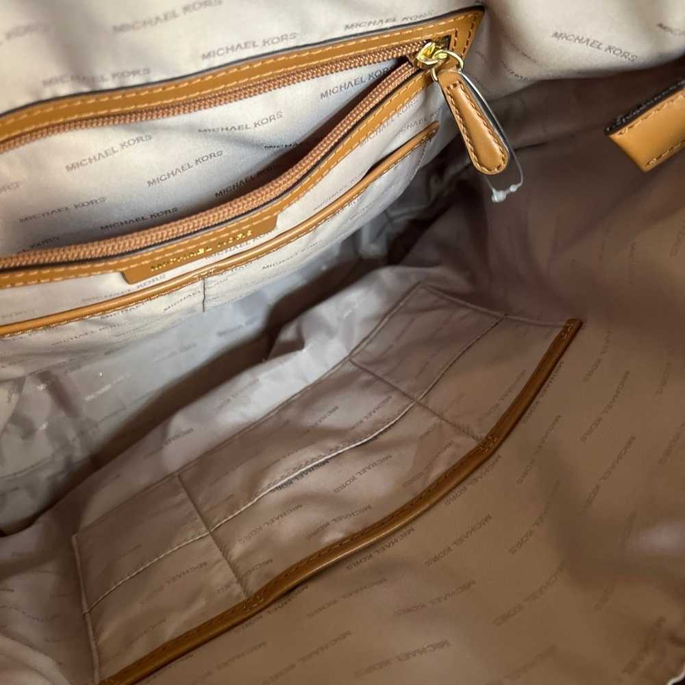 Michael Kors bag with kangaroo pouch. - image 5