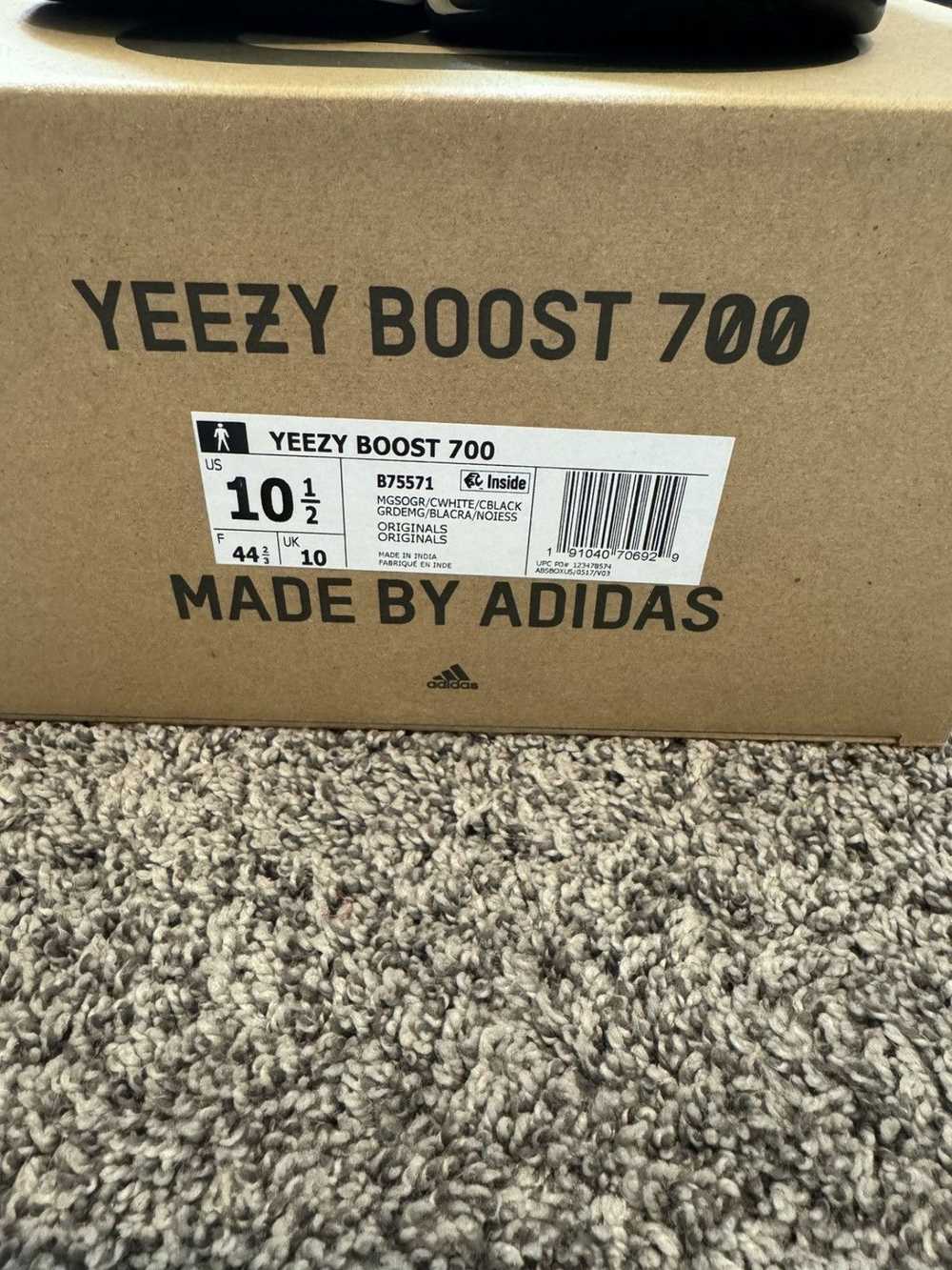 Adidas × Kanye West Yeezy 700 wave runner - image 9