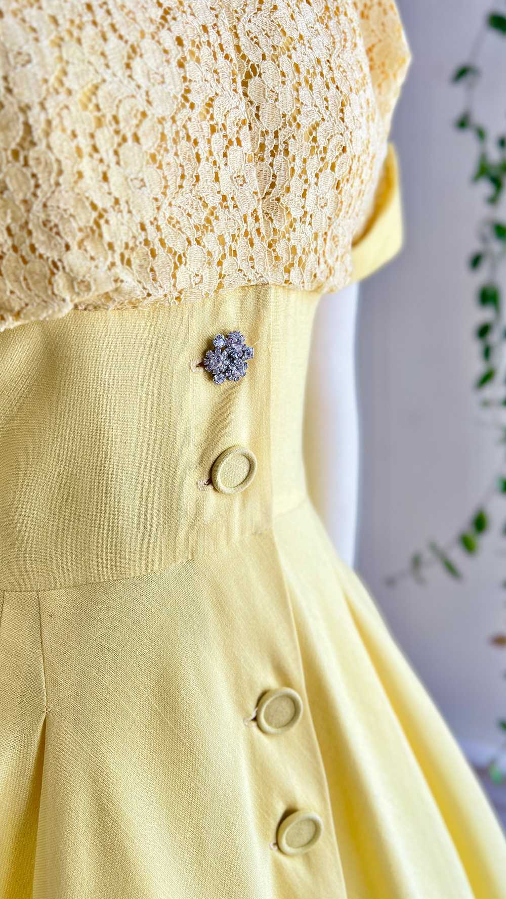 1950s Linen & Lace Dress | x-small/small - image 7