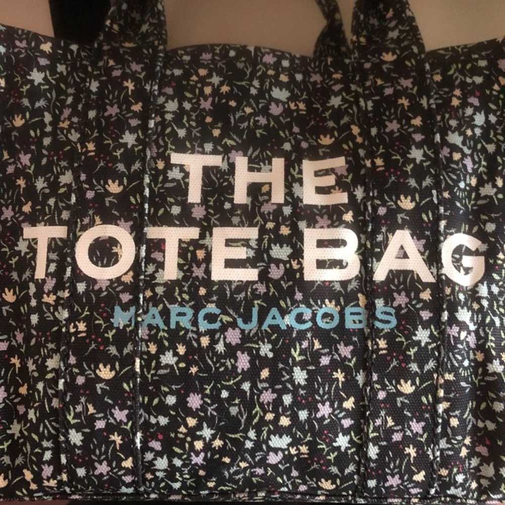 NWOT Marc Jacobs Ditsy Floral Canvas Tote Bag Bla… - image 12