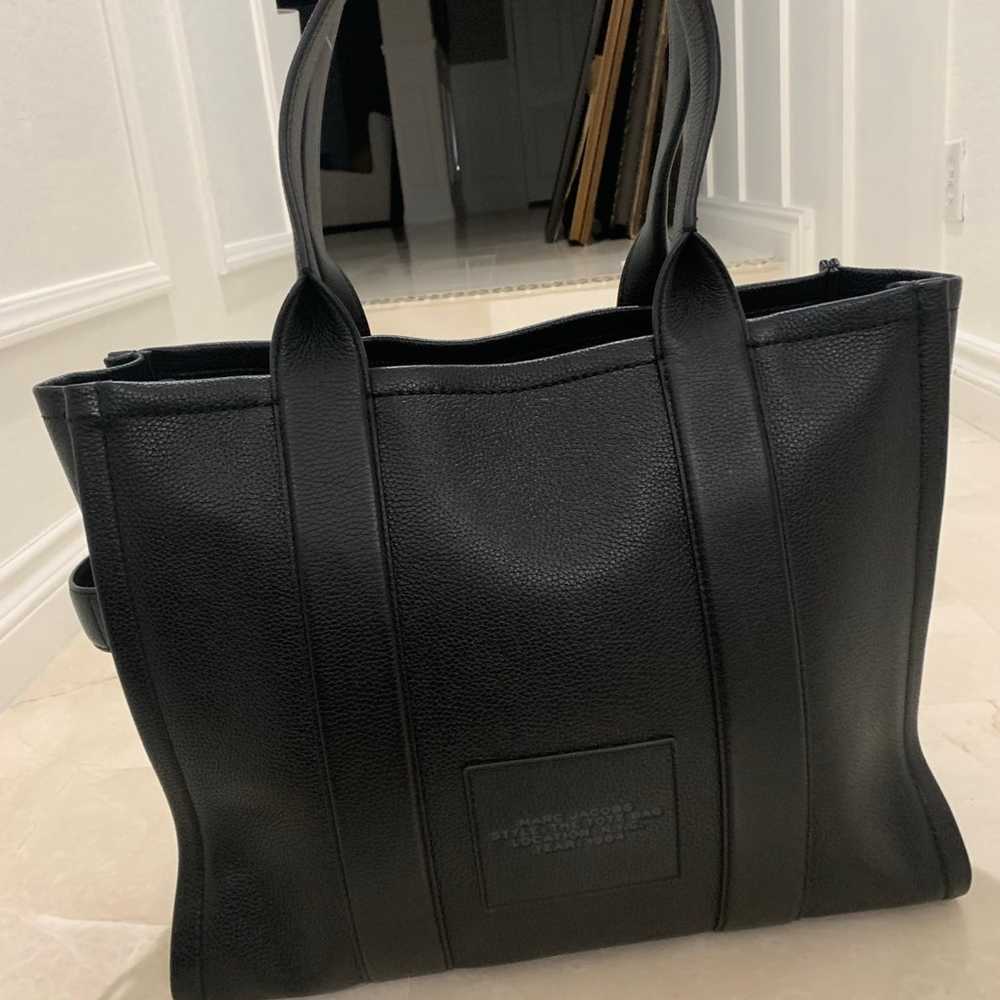 Authentic Marc Jacobs The Large Leather Tote Bag - image 5