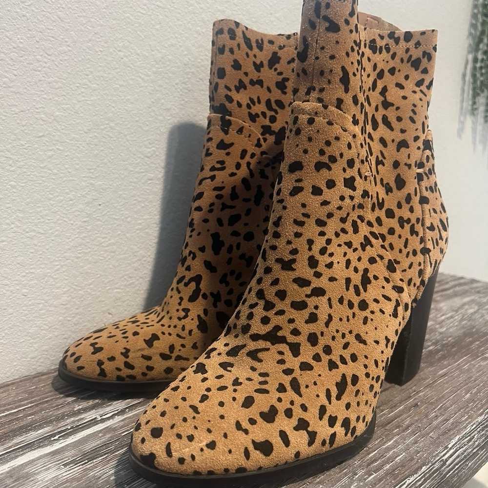 GIBSON LATIMER CHEETAH SUEDE BOOTS Size 8.5 - image 2