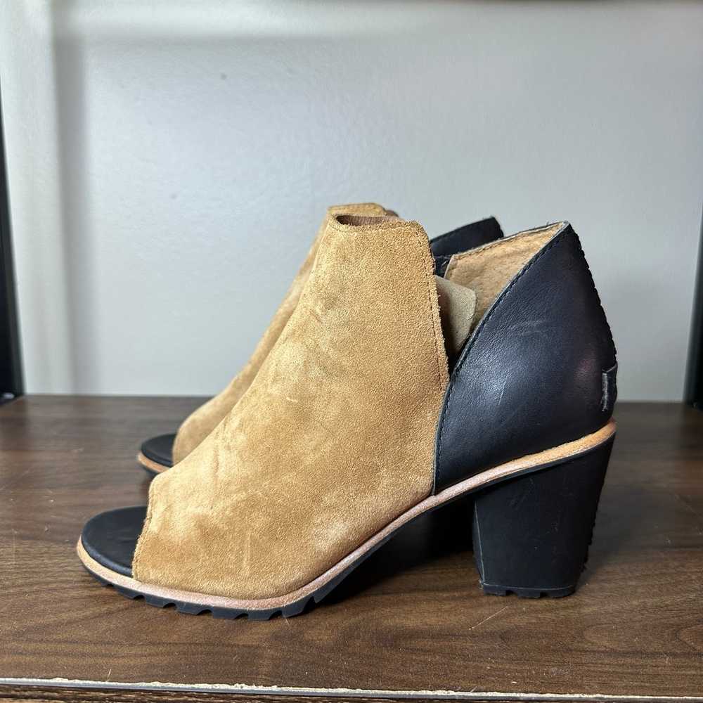 SOREL Nadia Brown & Black Leather Peep Toe Heeled… - image 1