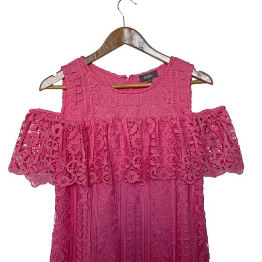 Neiman Marcus Lace Cold Shoulder Shift Dress in B… - image 2