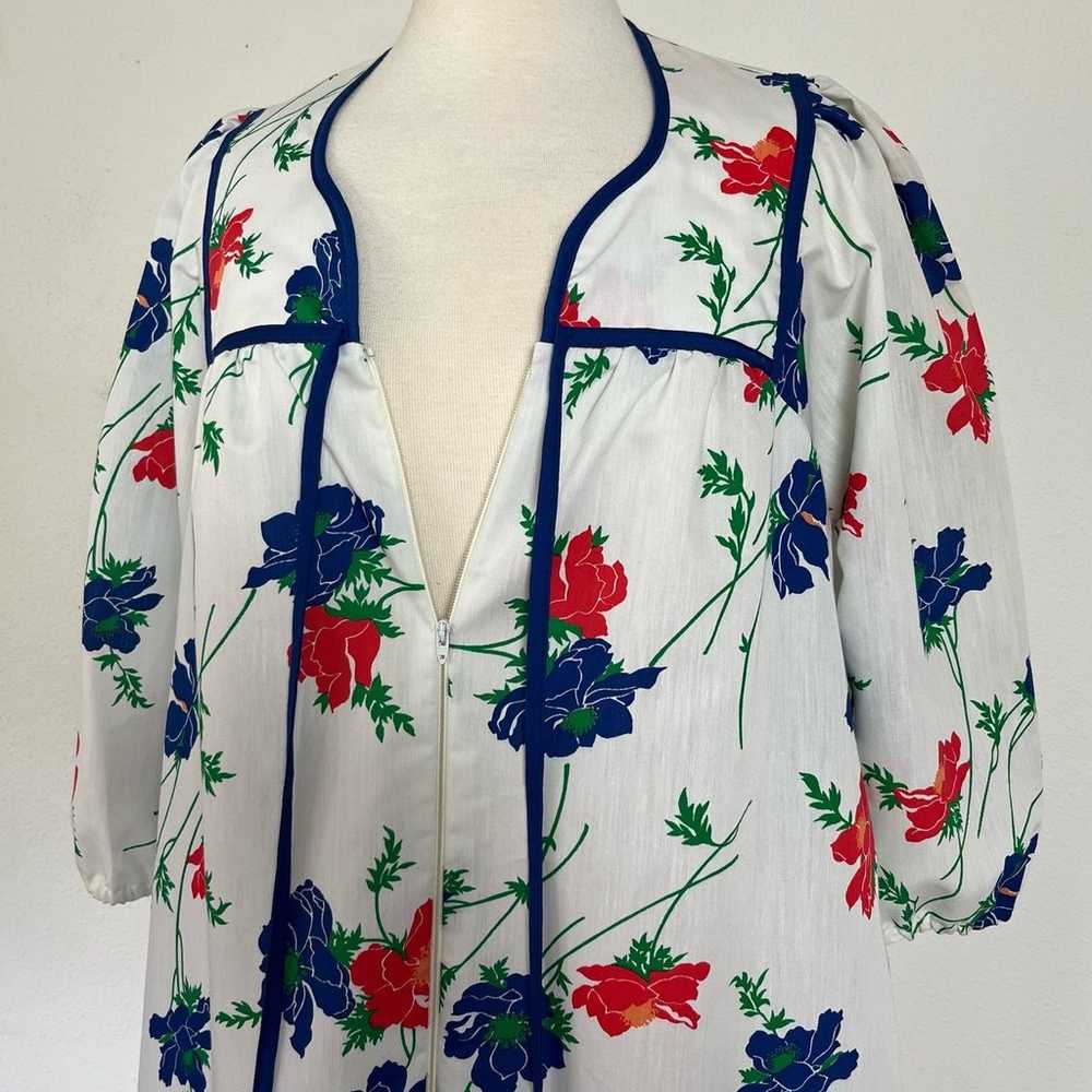 Vintage 70s Floral Tulip House Dress Nightgown Lo… - image 3