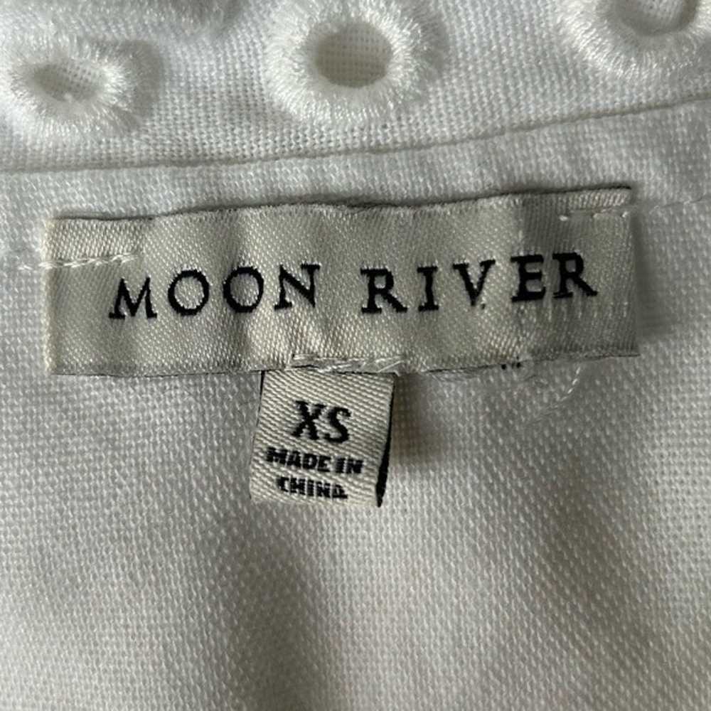 Moon River white Eyelet trim puff sleeve dress co… - image 9