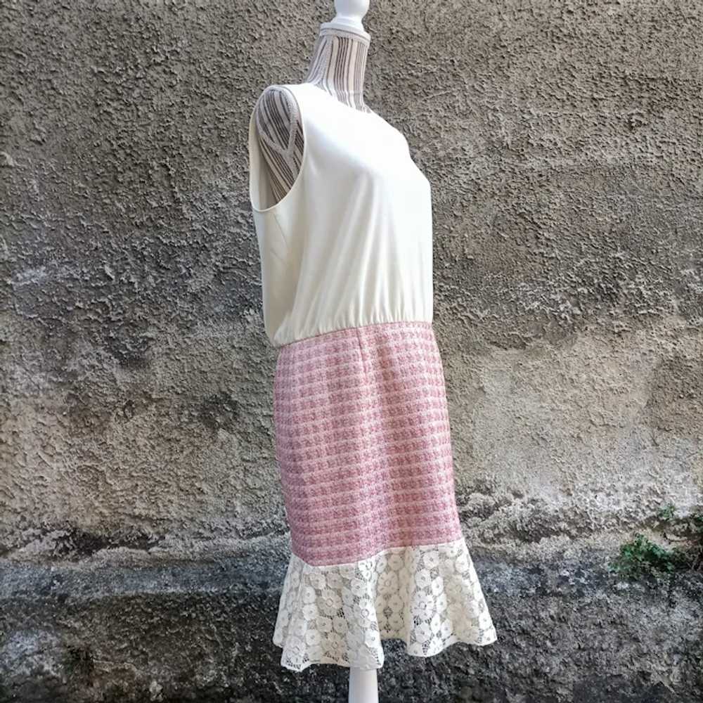 Vestito Moschino elegante in bianco e rosa - image 3
