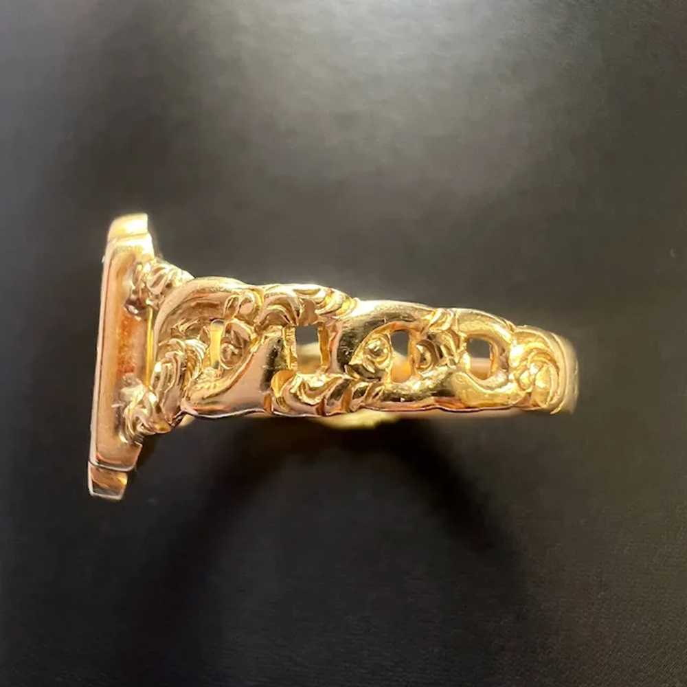 Victorian 18K gold scroll floral signet ring, gol… - image 4