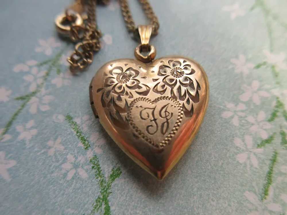 Vintage Heart Locket Necklace in Gold Fill , Love… - image 3