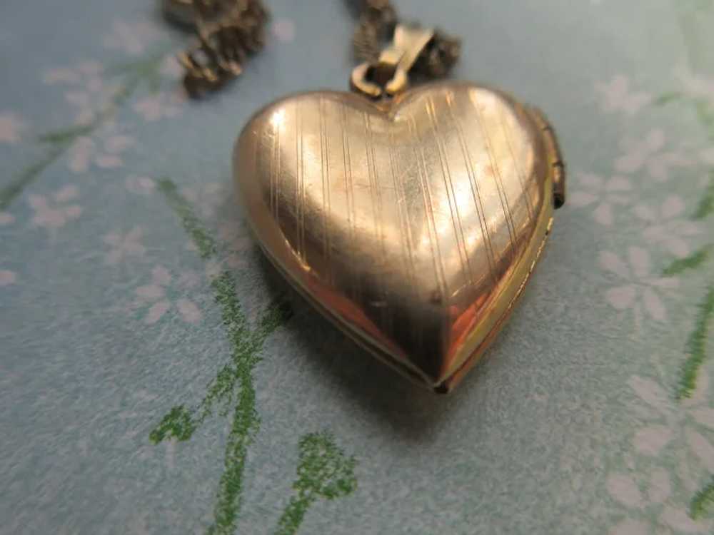 Vintage Heart Locket Necklace in Gold Fill , Love… - image 4