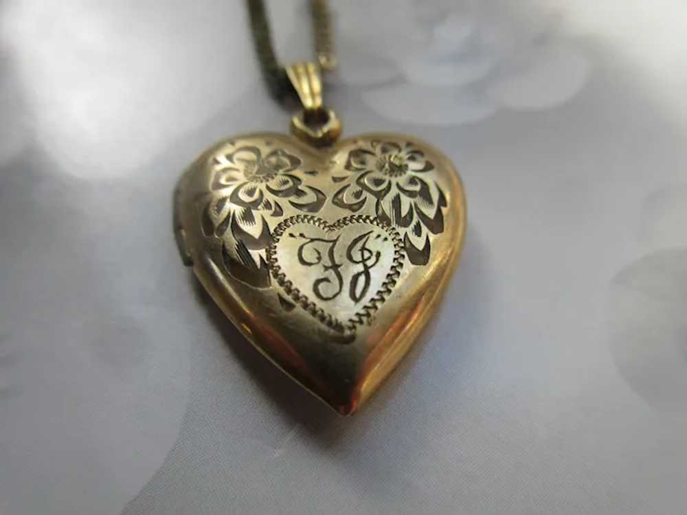 Vintage Heart Locket Necklace in Gold Fill , Love… - image 8