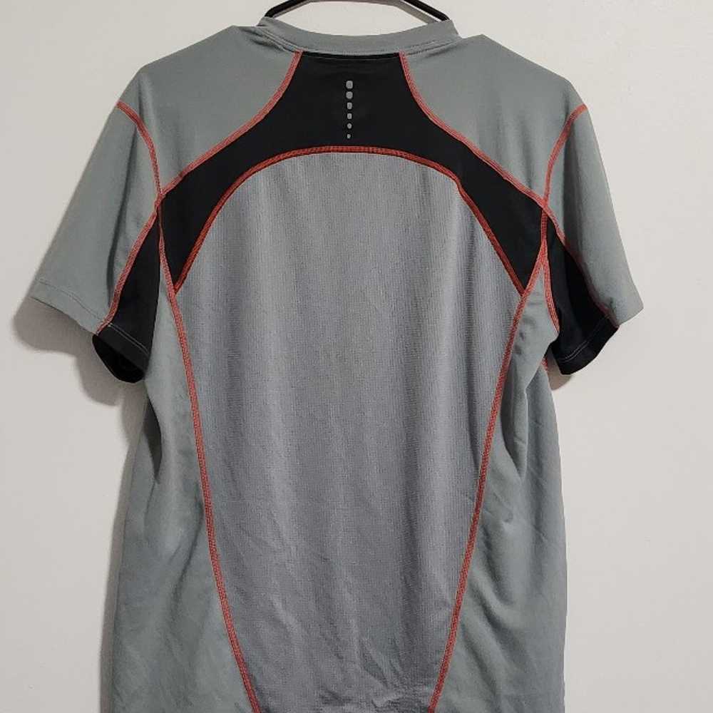 North Face Gray Athletic Shirt - image 7