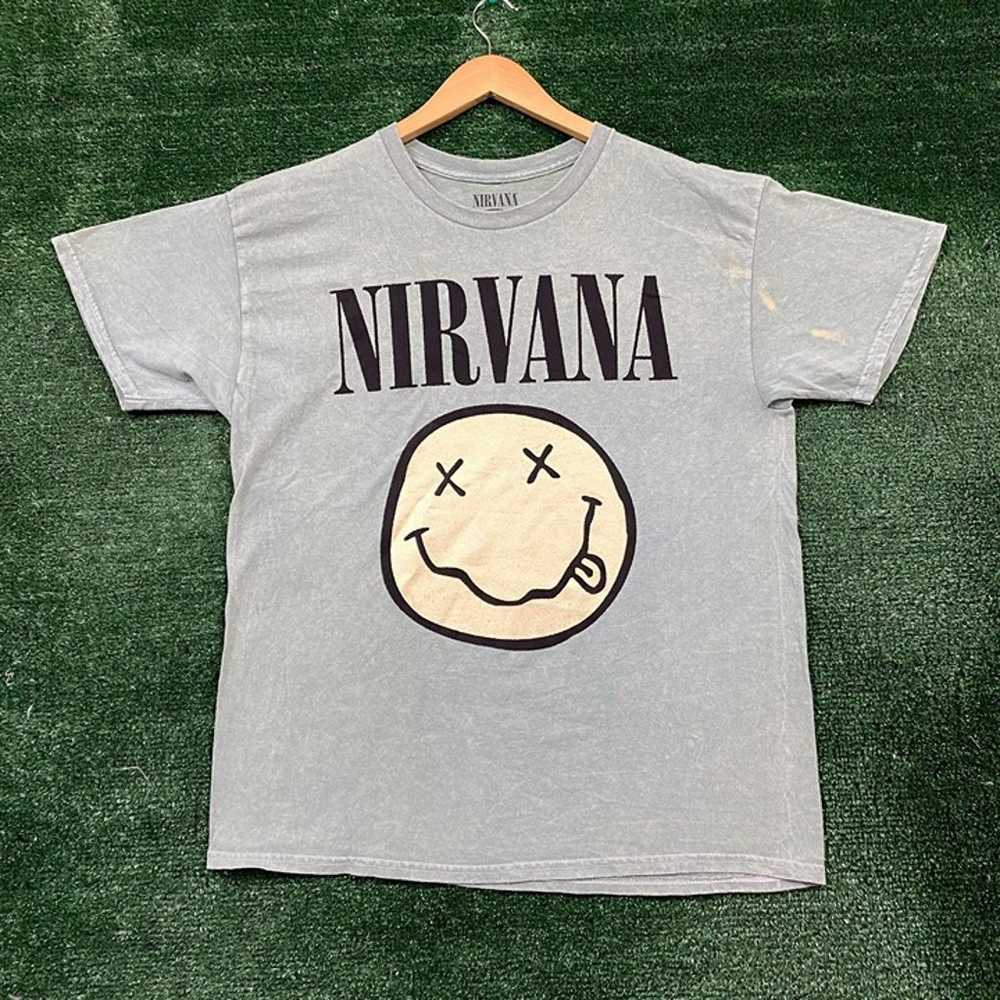 Nirvana nevermind grunge band Tshirt size large - image 1