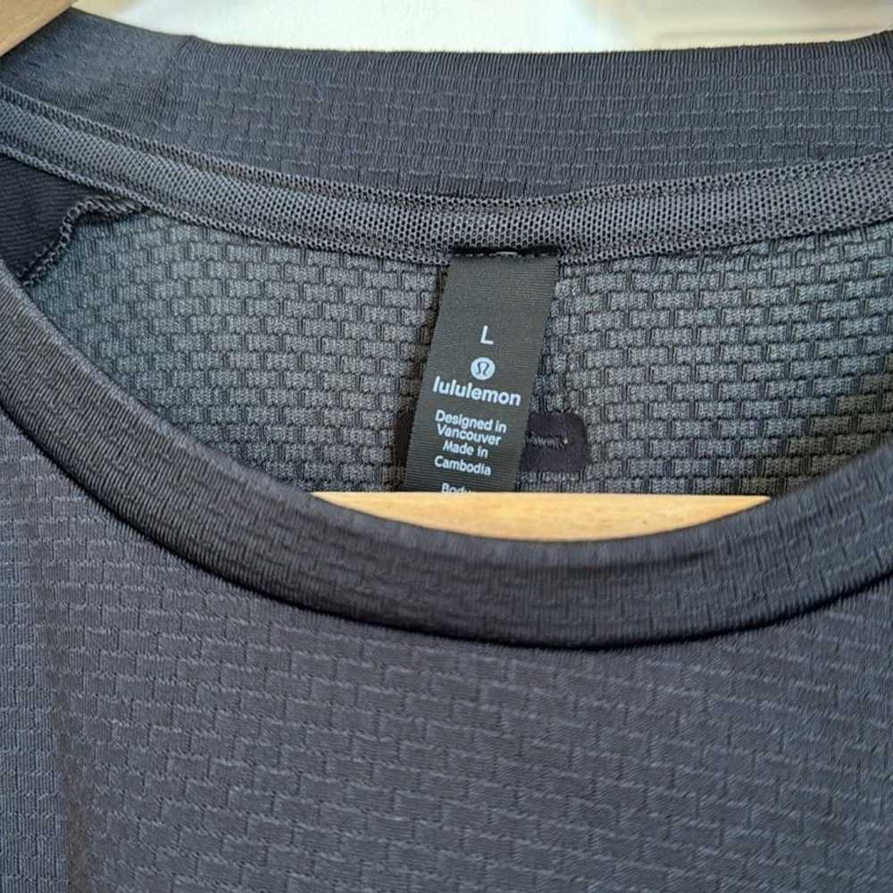 Lululemon Mobility Train Short Sleeve Soze Large - image 4