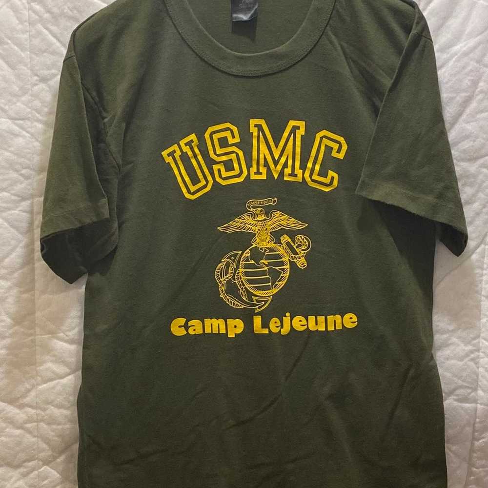VTG 80s USMC Marine Camp Lejeune Eagle Emblem T-S… - image 1