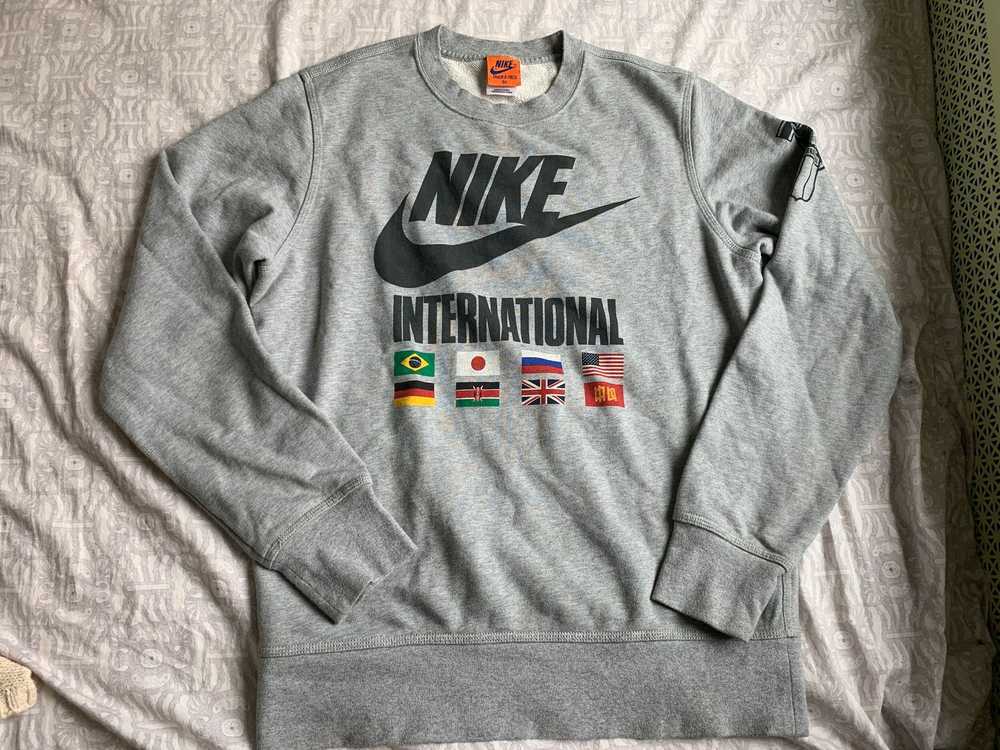 Nike Nike Sportswear International crewneck sweat… - image 1