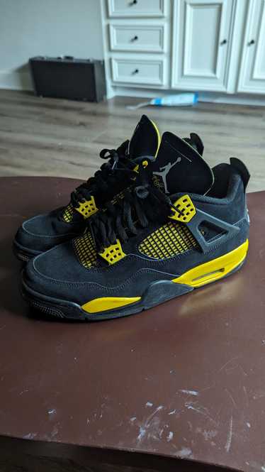 Jordan Brand × Nike Jordan 4 Thunder 2024