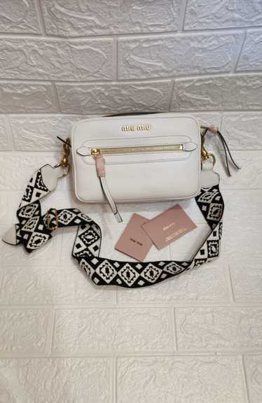 Miu Miu - Beautiful miu miu white camera bag