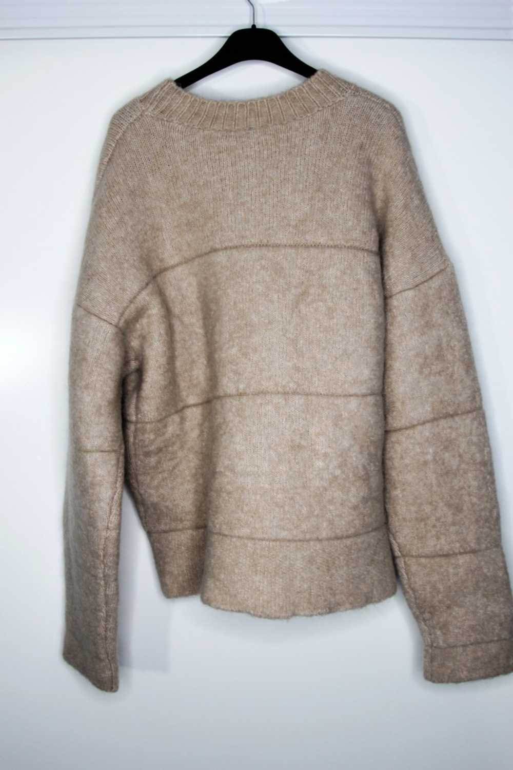 BNWT AW20 JACQUEMUS LA MAILLE ALBI SWEATER L - image 3