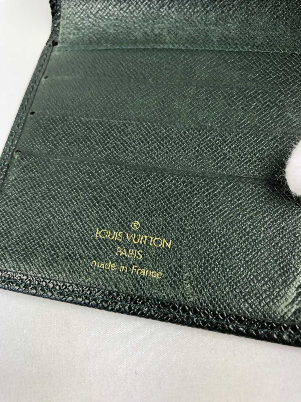 Louis Vuitton green taiga card holder - image 4