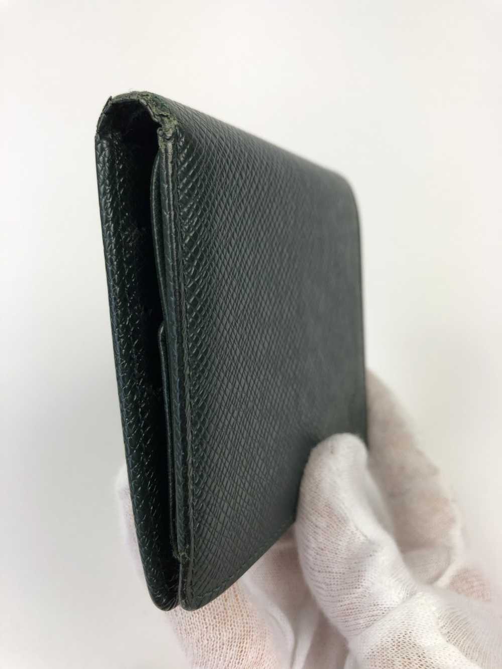 Louis Vuitton green taiga card holder - image 9