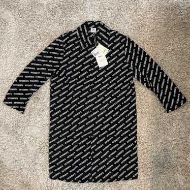 VETEMENTS Vêtements All Over Print Coat - ONE SIZE - image 1