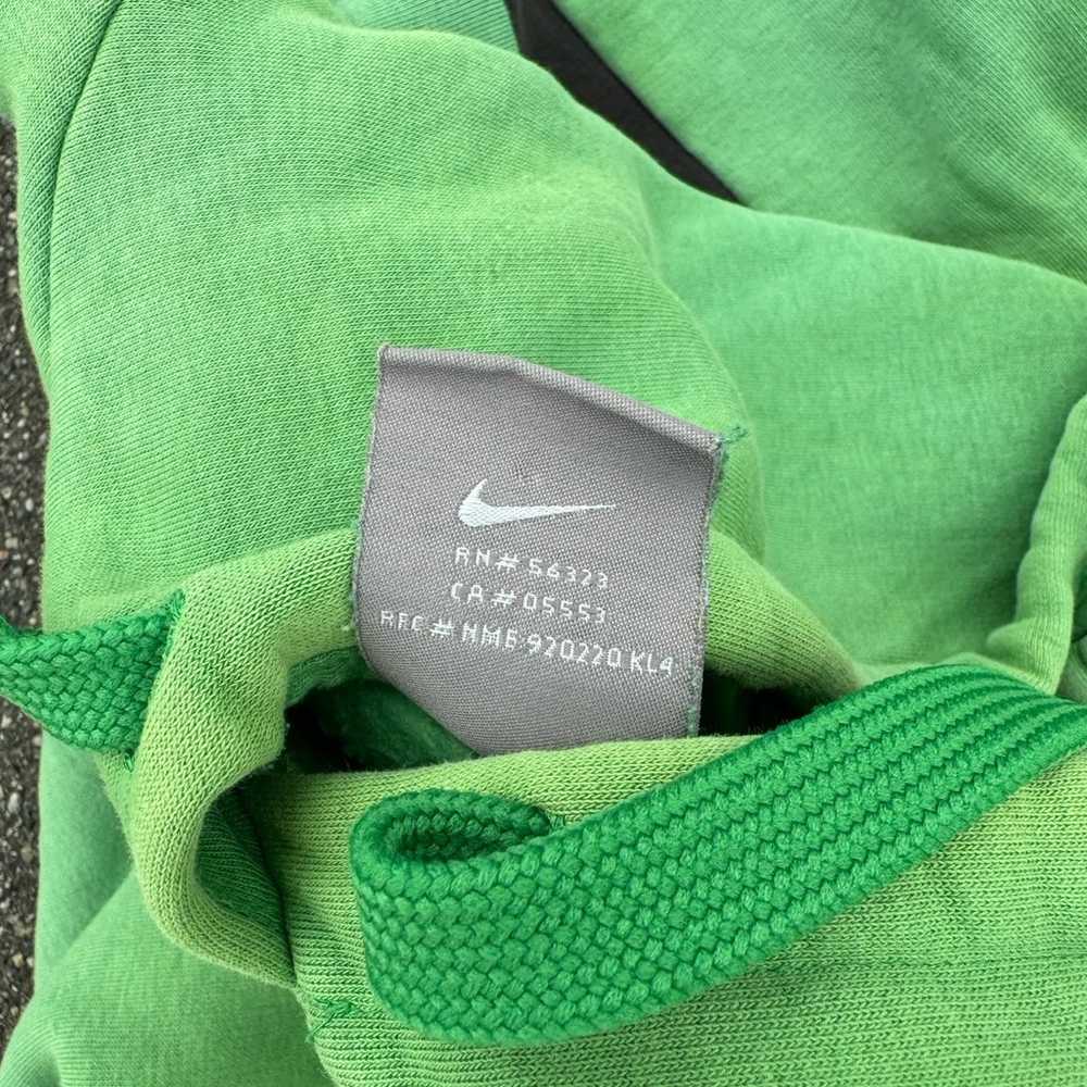 Green Vintage Nike Hoodie Sz: L - image 2