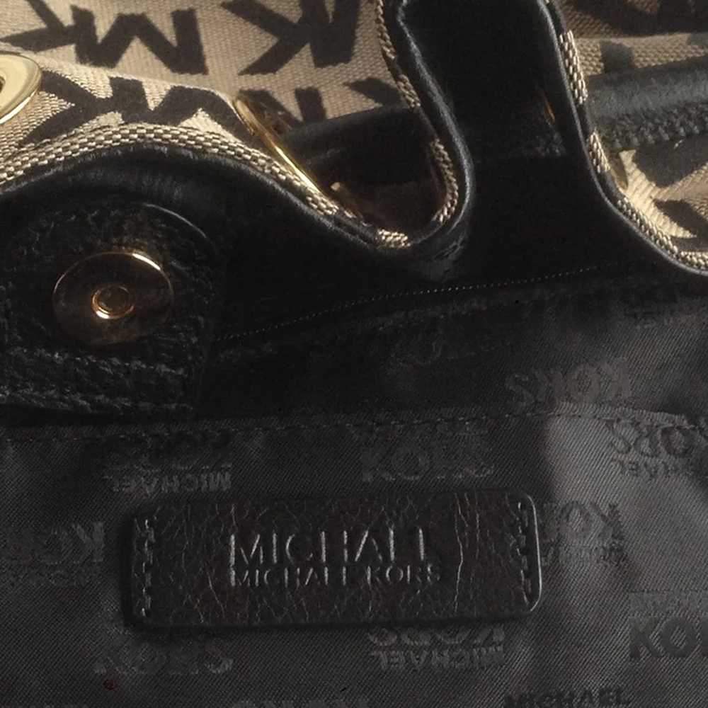 Michael Kors Women's high-end crossbody bag - image 9
