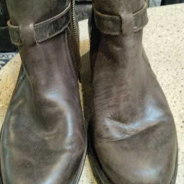 Born brown low leather boots