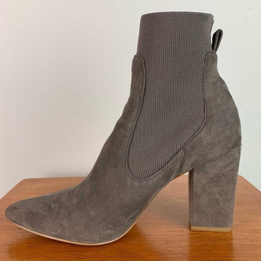 Steve Madden women’s ritcher gray suede leather C… - image 2