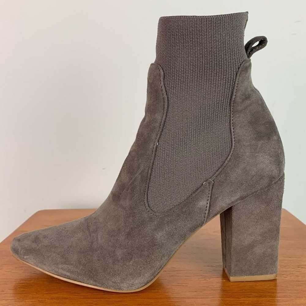 Steve Madden women’s ritcher gray suede leather C… - image 4