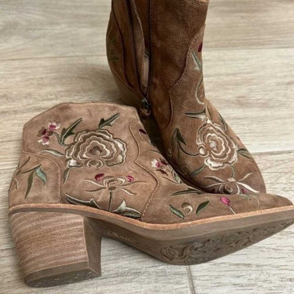 Sofft - Westmont II Floral Embroidered Western Su… - image 4