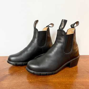 Blundstone heeled Chelsea boots in black