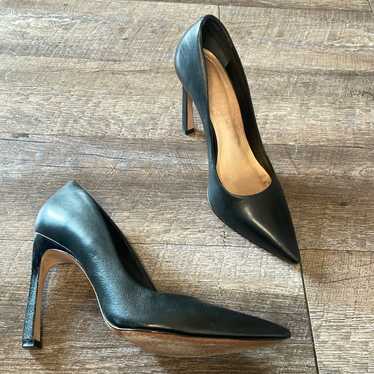 Schutz leather pointed toe heels