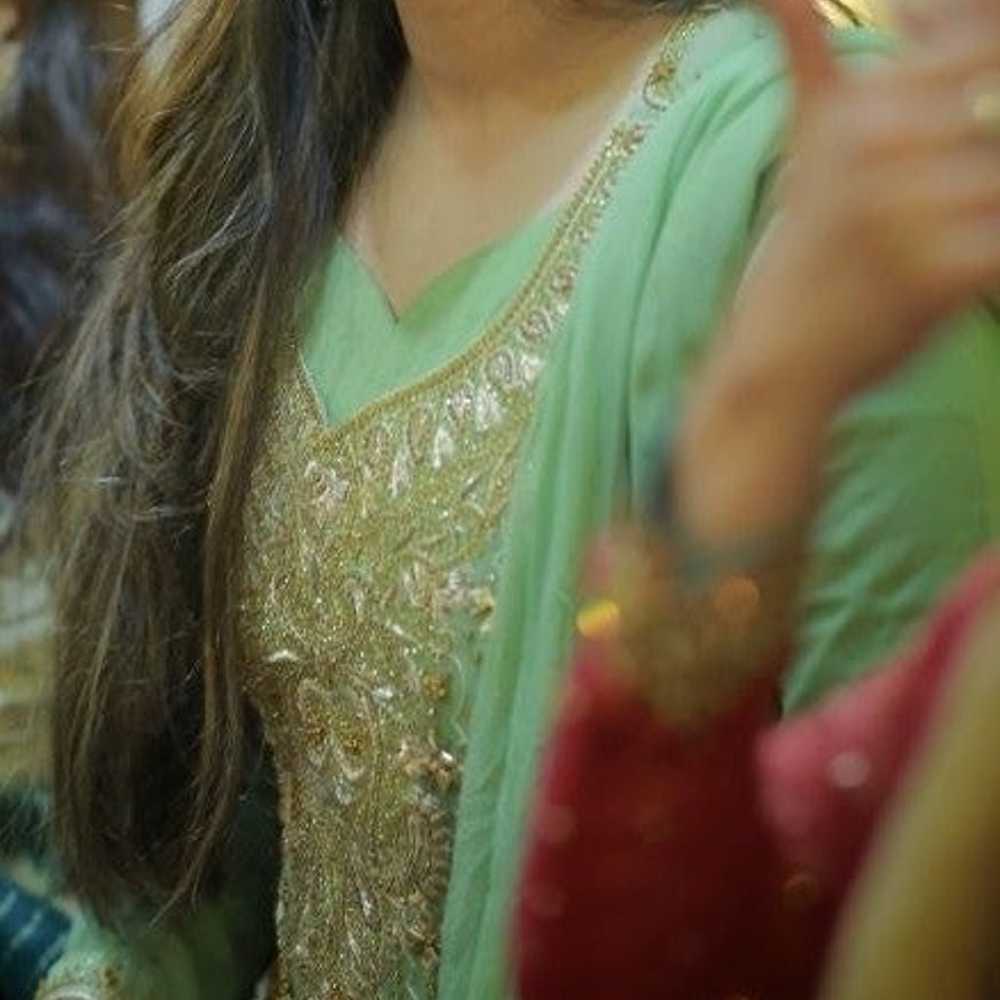 Heavy Pakistani wedding wear - image 2