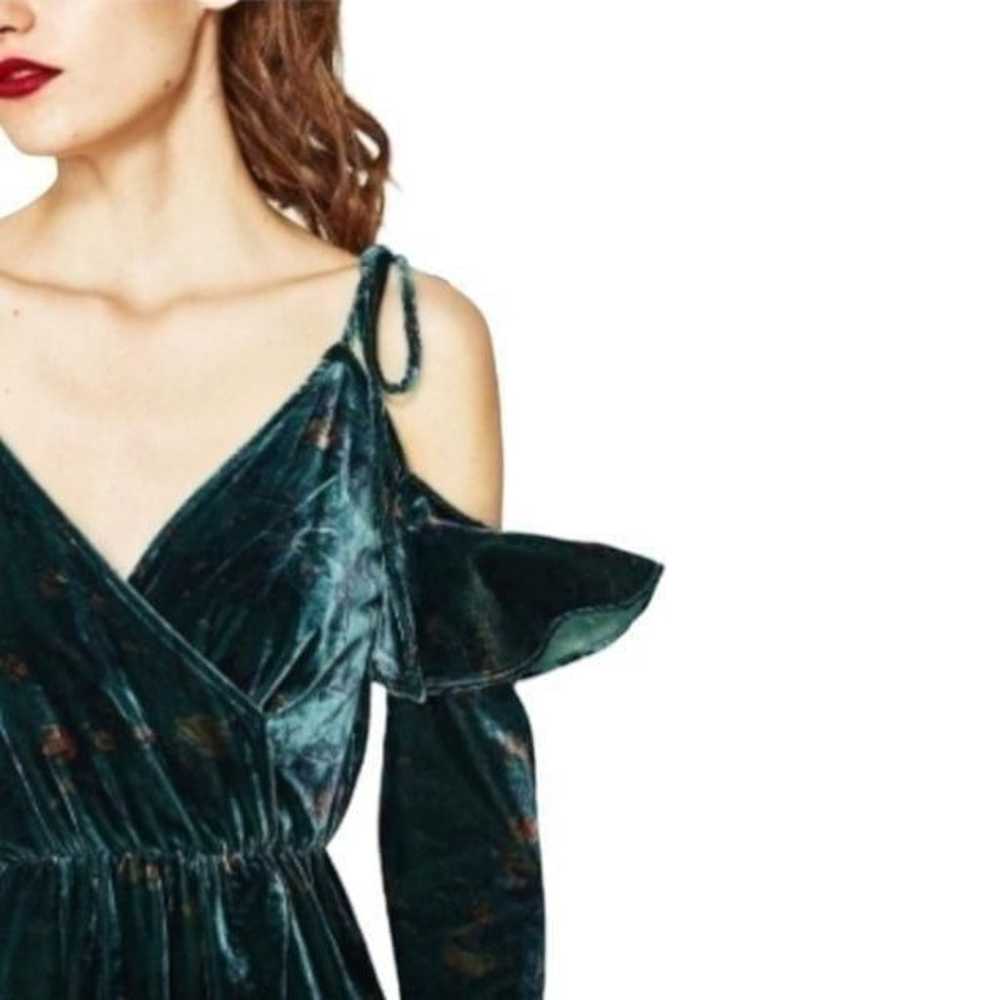 ZARA SPLIT HEM EMERALD GREEN VELVET ONE SHOULDER … - image 9