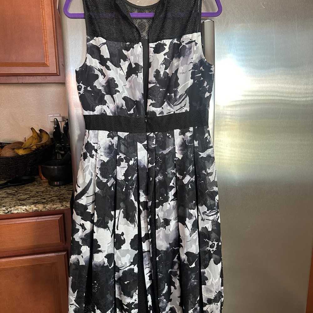 Black and white floral dress size 8 - image 3