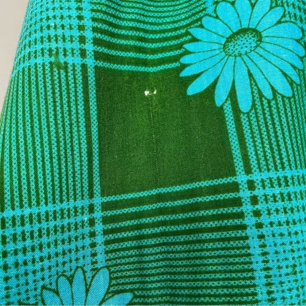 Vintage Plaid Muumuu Dress Daisy Floral Green Blu… - image 10