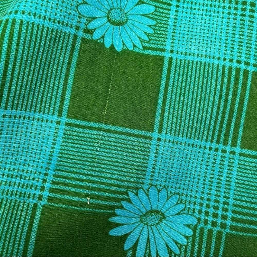 Vintage Plaid Muumuu Dress Daisy Floral Green Blu… - image 8