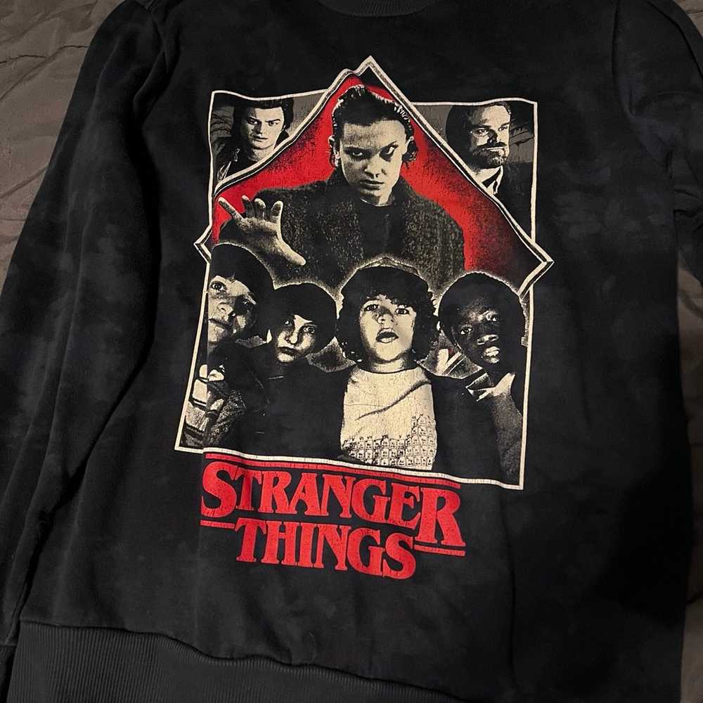 stranger things netflix sweatshirt - image 1