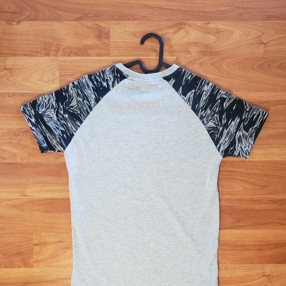Superdry Gray Short Sleeve Tee Shirt XS - image 4
